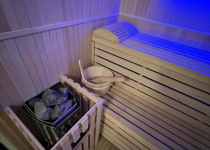 Maison Familiale La Belle Vie Jacuzzi/sauna 圣吉尔-克鲁瓦德维