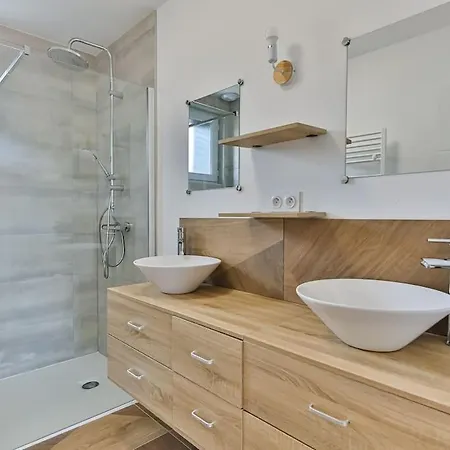Holiday home Maison Familiale La Belle Vie Jacuzzi/sauna